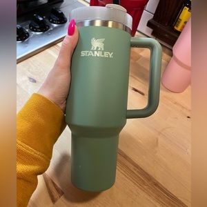 Eucalyptus color 40oz quencher 2.0